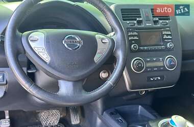 Хетчбек Nissan Leaf 2014 в 