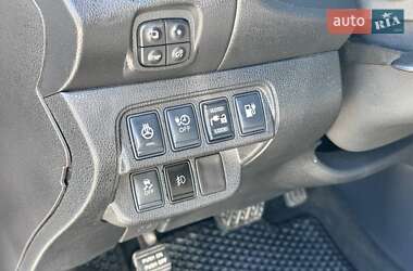 Хетчбек Nissan Leaf 2014 в 
