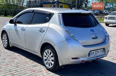 Хетчбек Nissan Leaf 2014 в 