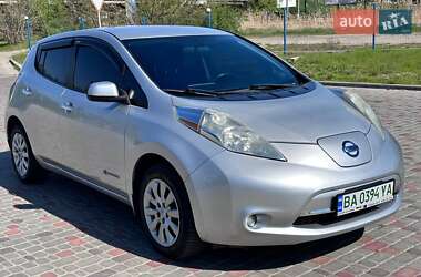 Хетчбек Nissan Leaf 2014 в 
