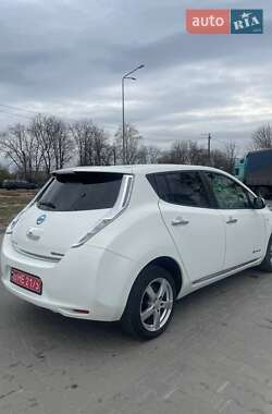 Хэтчбек Nissan Leaf 2014 в 