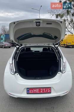 Хэтчбек Nissan Leaf 2014 в 