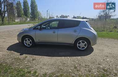 Хэтчбек Nissan Leaf 2016 в 