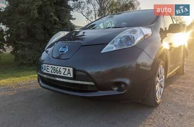 Хетчбек Nissan Leaf 2013 в 