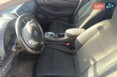 Хэтчбек Nissan Leaf 2013 в 