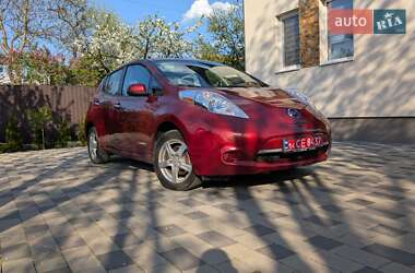 Хэтчбек Nissan Leaf 2014 в 