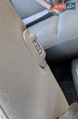 Хэтчбек Nissan Leaf 2014 в 
