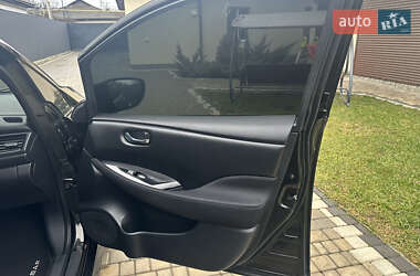 Хэтчбек Nissan Leaf 2018 в 