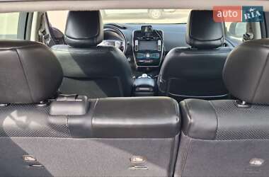 Хэтчбек Nissan Leaf 2015 в 