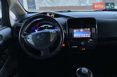 Хэтчбек Nissan Leaf 2016 в 