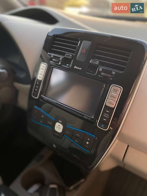 Хэтчбек Nissan Leaf 2012 в Черновцах