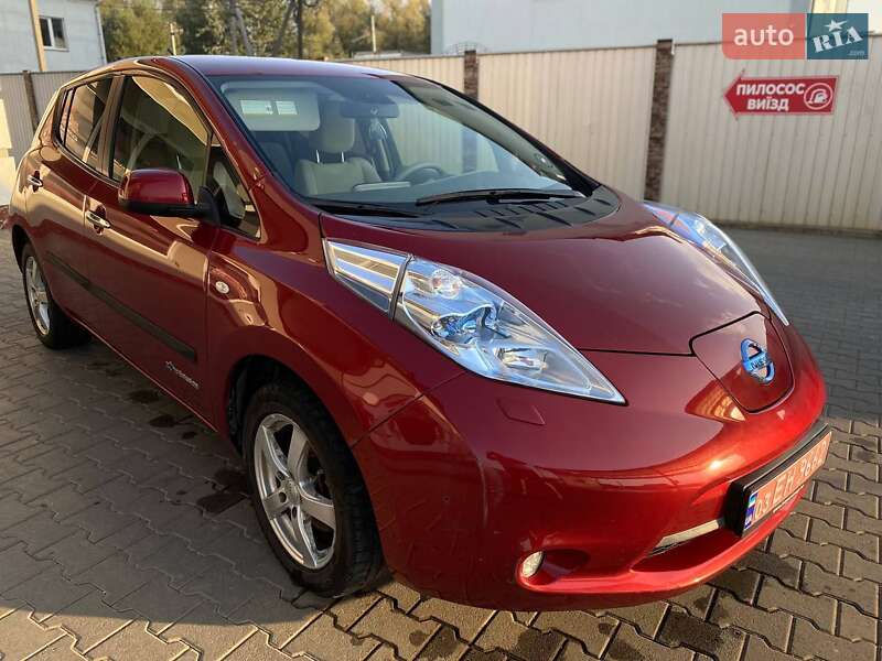 Хэтчбек Nissan Leaf 2012 в Черновцах