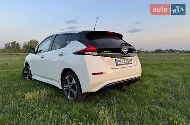 Хэтчбек Nissan Leaf 2020 в 