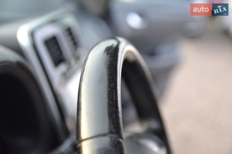 Хетчбек Nissan Leaf 2014 в Луцьку