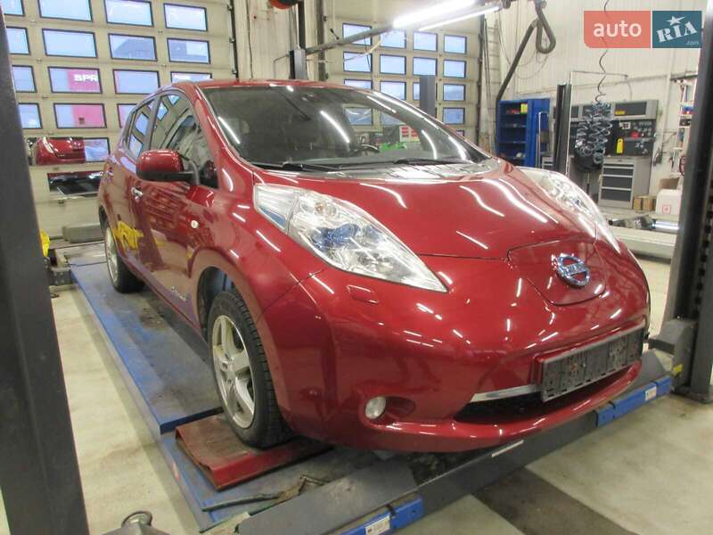 Хетчбек Nissan Leaf 2014 в Луцьку