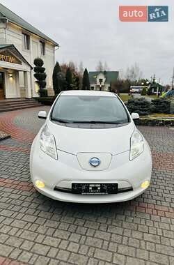 Хэтчбек Nissan Leaf 2014 в 