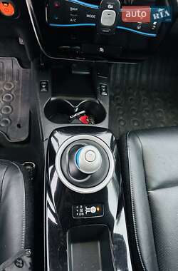 Хэтчбек Nissan Leaf 2014 в 