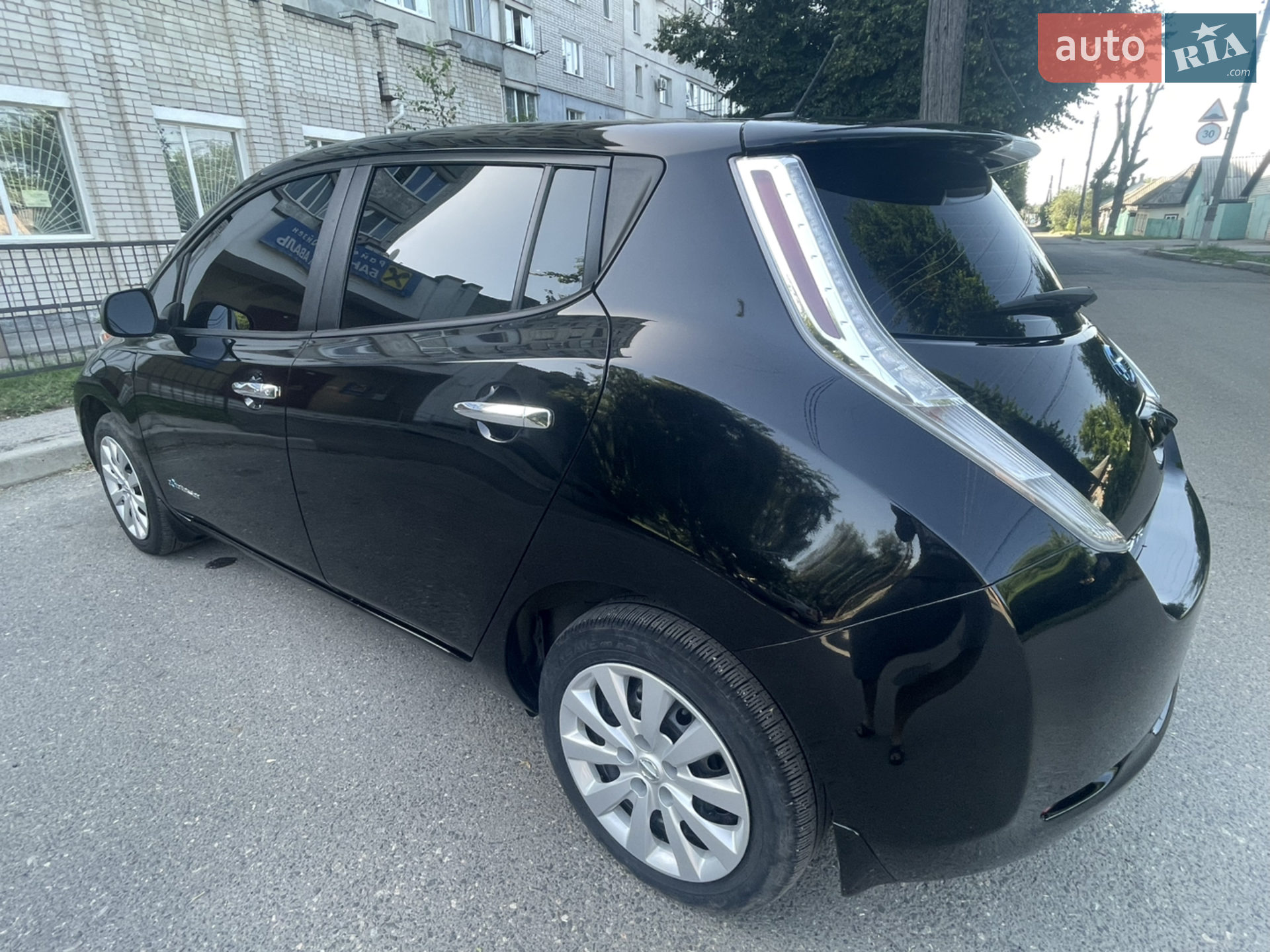 2014 Nissan Leaf - мініатюра 11