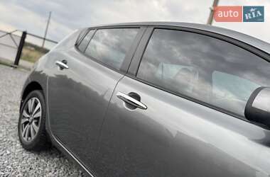Хэтчбек Nissan Leaf 2015 в 