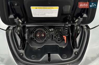 Хэтчбек Nissan Leaf 2015 в 