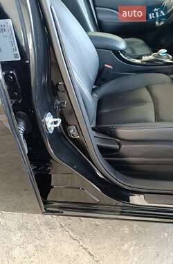 Хэтчбек Nissan Leaf 2014 в 