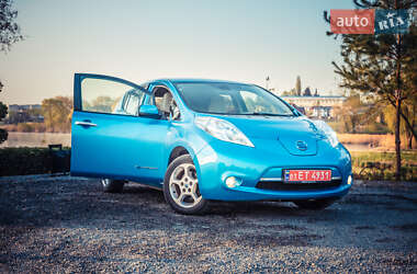 Хэтчбек Nissan Leaf 2012 в Умани