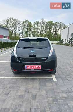 Хетчбек Nissan Leaf 2016 в 