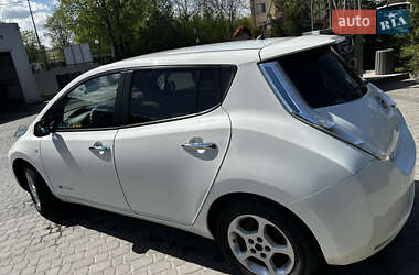 Хэтчбек Nissan Leaf 2016 в 
