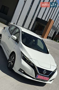 Хэтчбек Nissan Leaf 2018 в 