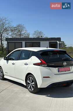 Хэтчбек Nissan Leaf 2018 в 