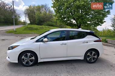 Хэтчбек Nissan Leaf 2021 в 