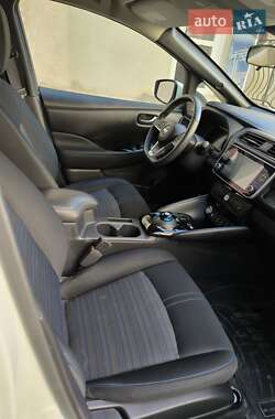 Хэтчбек Nissan Leaf 2021 в 