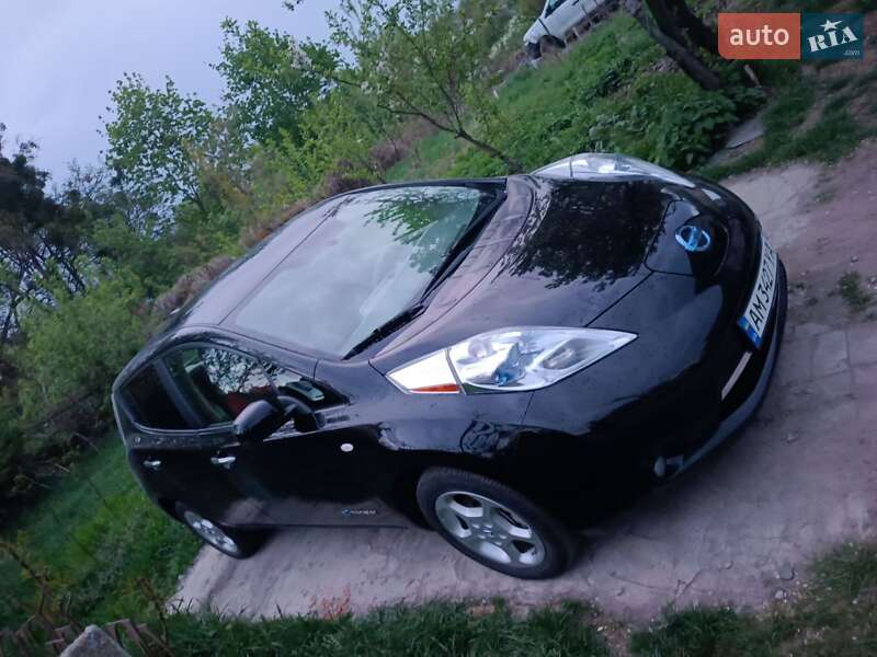 Хетчбек Nissan Leaf 2012 в Житомирі