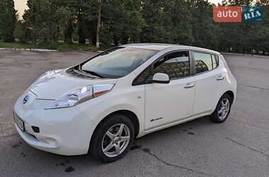Хэтчбек Nissan Leaf 2017 в 