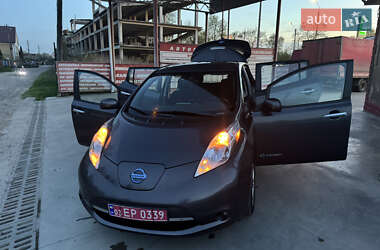 Хэтчбек Nissan Leaf 2014 в 