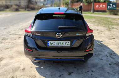Хэтчбек Nissan Leaf 2018 в 