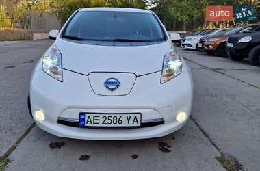 Хэтчбек Nissan Leaf 2016 в 