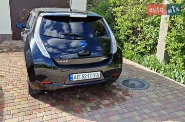 Хэтчбек Nissan Leaf 2016 в 