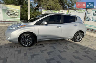 Хэтчбек Nissan Leaf 2016 в 