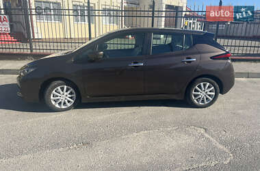 Хэтчбек Nissan Leaf 2021 в 