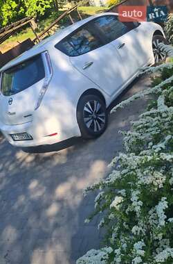 Хэтчбек Nissan Leaf 2015 в Киеве