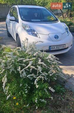 Хэтчбек Nissan Leaf 2015 в Киеве