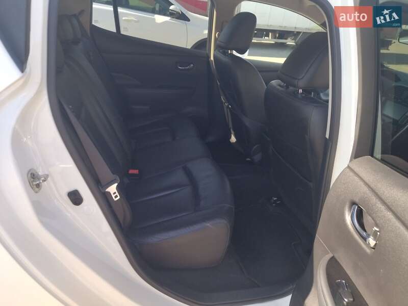 Хетчбек Nissan Leaf 2015 в Луцьку