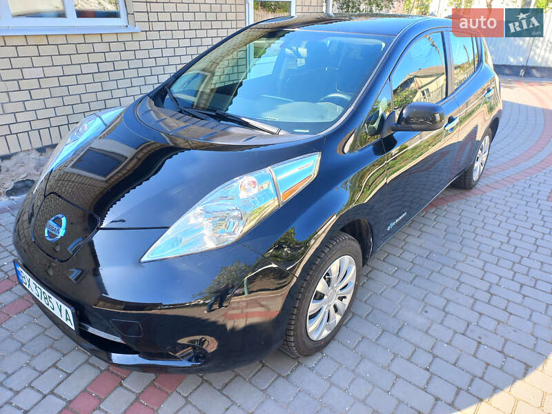 Хэтчбек Nissan Leaf 2015 в Летичеве
