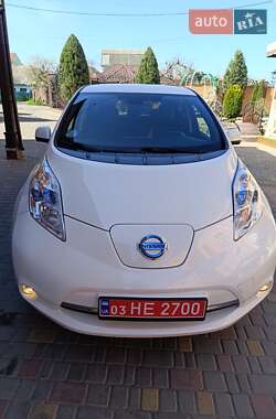 Хэтчбек Nissan Leaf 2016 в 
