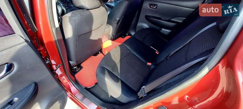 Хетчбек Nissan Leaf 2013 в Черкасах фото 5 Хетчбек Nissan Leaf 2013 в Черкасах