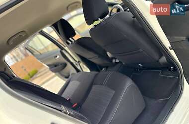 Хетчбек Nissan Leaf 2021 в 
