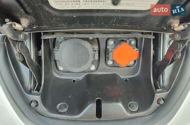 Хетчбек Nissan Leaf 2011 в 