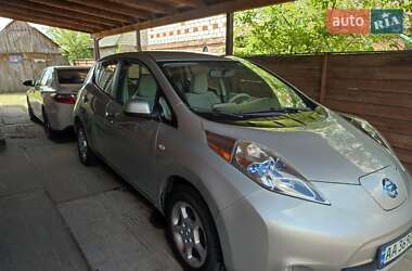 Хетчбек Nissan Leaf 2011 в 