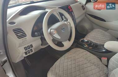Хетчбек Nissan Leaf 2011 в 